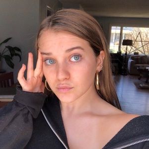 Meet your Posher, Maya